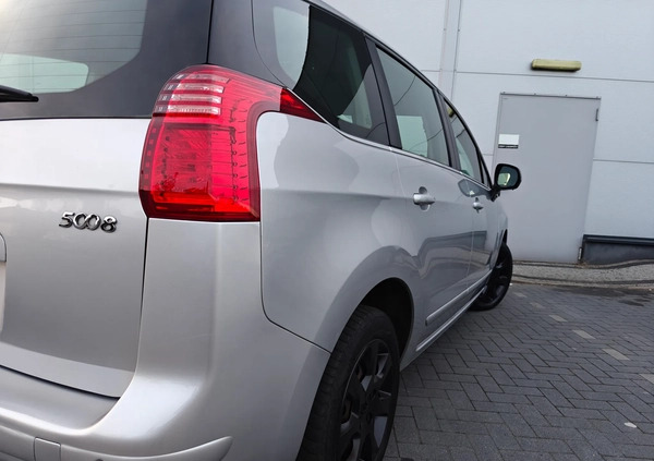 Peugeot 5008 cena 18900 przebieg: 217300, rok produkcji 2011 z Ustka małe 562